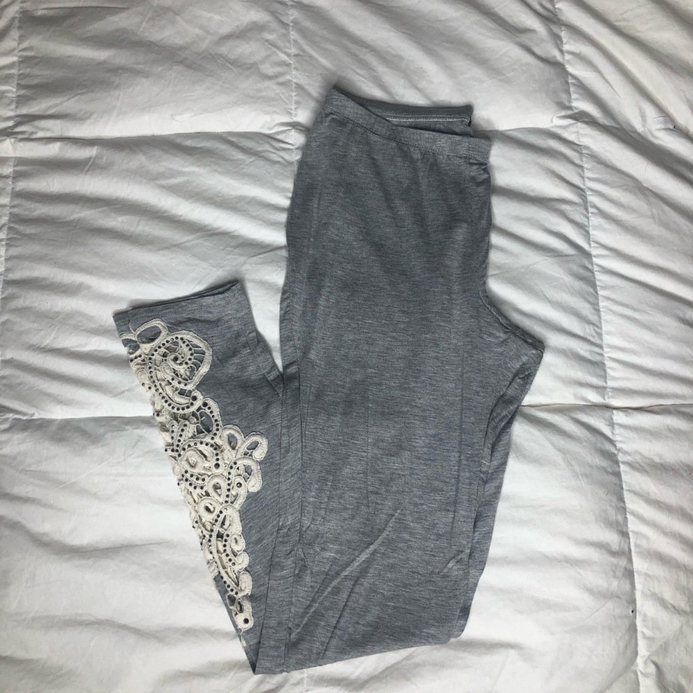 Crochet detail leggings